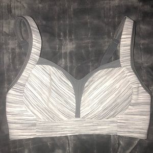 🍋 Lululemon Sports Bra 34D 🍋